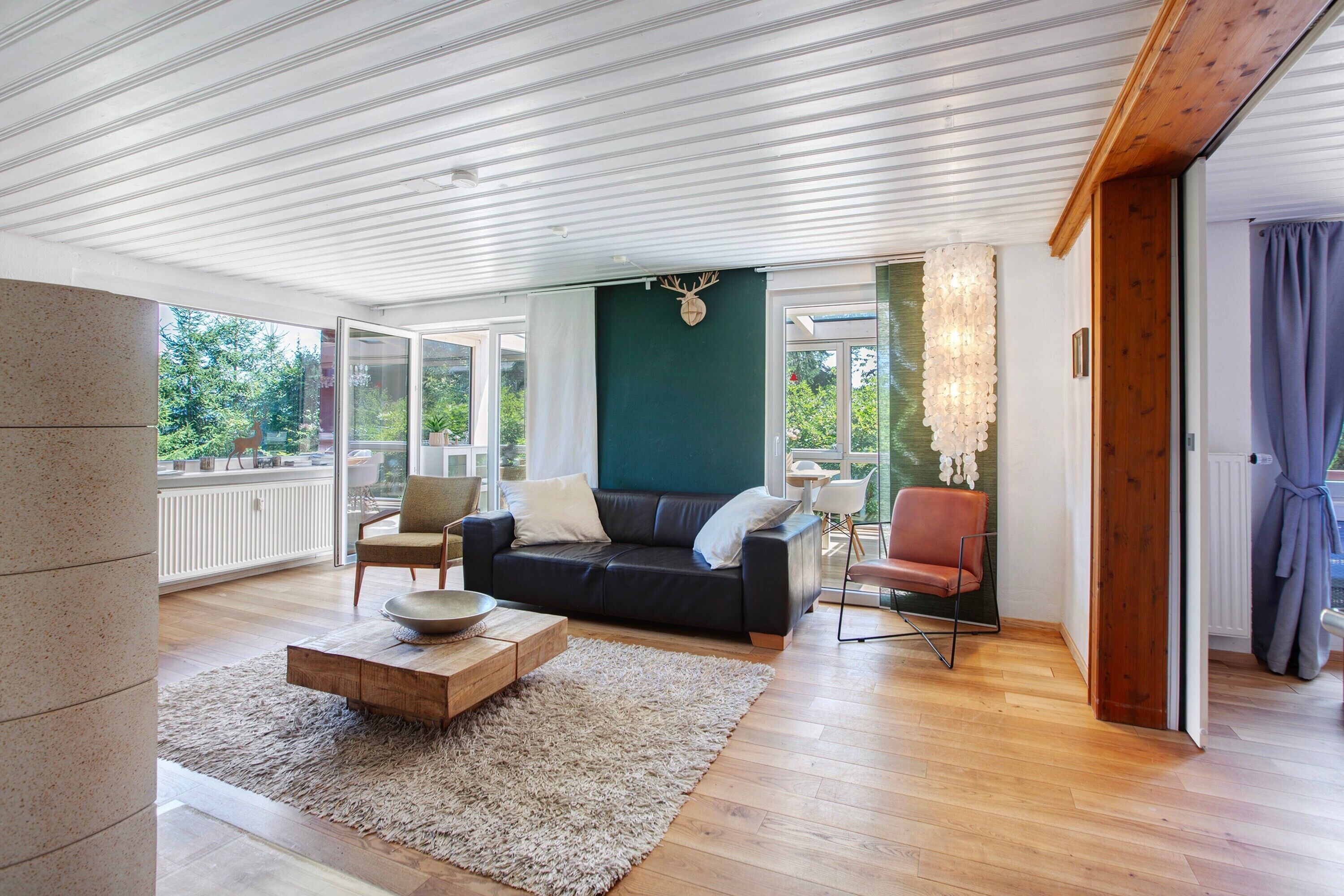 Televisie en een open haard