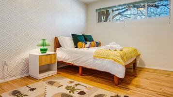 5 habitaciones, caja de seguridad en la habitación y escritorio