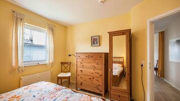 1 bedroom, free WiFi, bed sheets