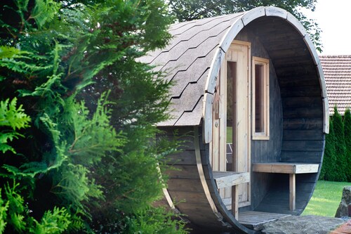 Chalet 'Pröllerhütte' with Private Terrace and Private Garden