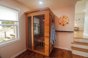 Interior - Clintonville Charmer - Sauna I Hot Tub I Arcades I Fenced Yard I Fire Pit (Columbus)