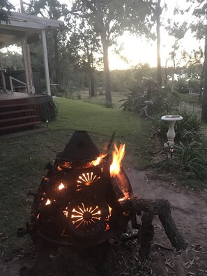 Property grounds - Family and Pet Friendly Peaceful Island Waterfront Home With Bikes and Kayaks (Karragarra Island)