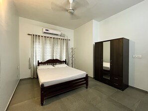 4 bedrooms, WiFi - "Tranquil Heaven" (Kochi)