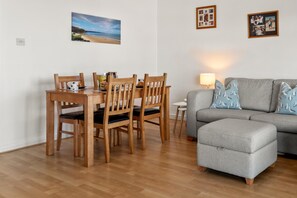House | 1 bedroom - Life s a Beach - Direct Beach Access Sea Views (Saundersfoot)
