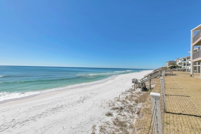 Gulf Front In Blue Mountain! Spectacular Views! Restaurants and Beach Bars!