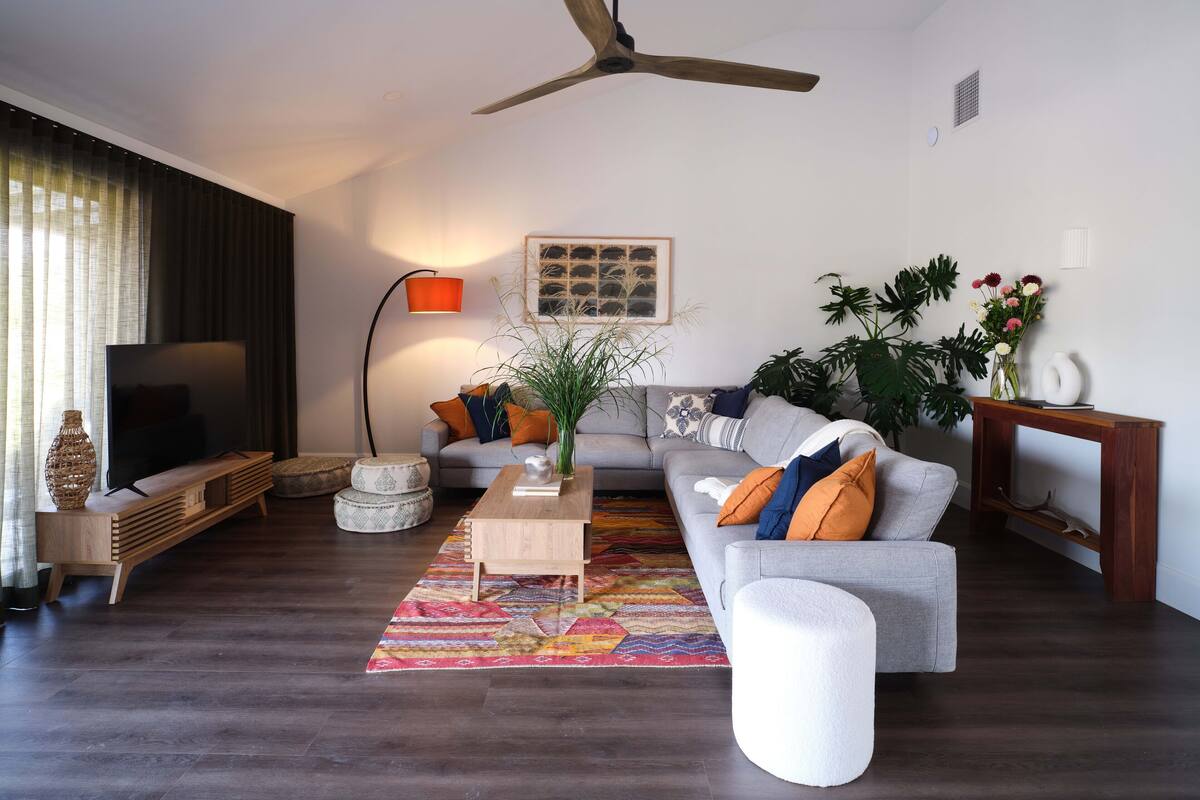 The Winery | Living area | Flat-screen TV