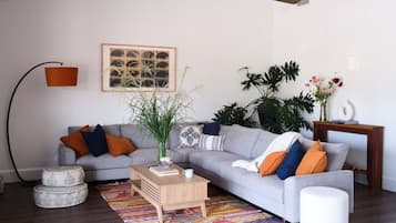 The Winery | Living area | Flat-screen TV