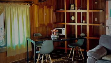 Romantic Cabin, 1 Bedroom, Private Bathroom, Mountain View | Microwave