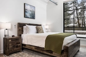 2 makuuhuonetta, silitysrauta/-lauta, vauvan matkasänky, Wi-Fi