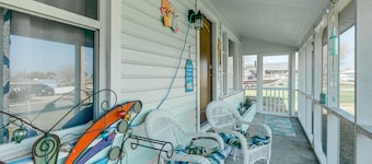 2 Mi to Redfish Bay: Aransas Pass Home w/ Fire Pit