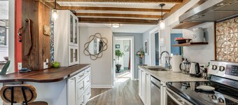 Lambertville Retreat - Walk to Shopping & Dining!
