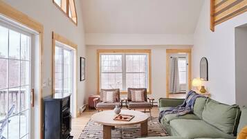 TV, fireplace, offices