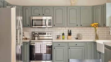 Microwave, oven, stovetop, dishwasher