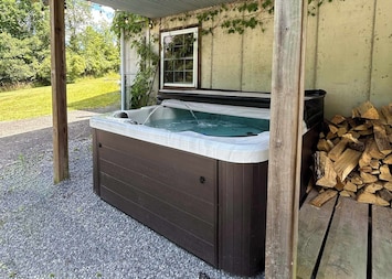 Bain à remous extérieur