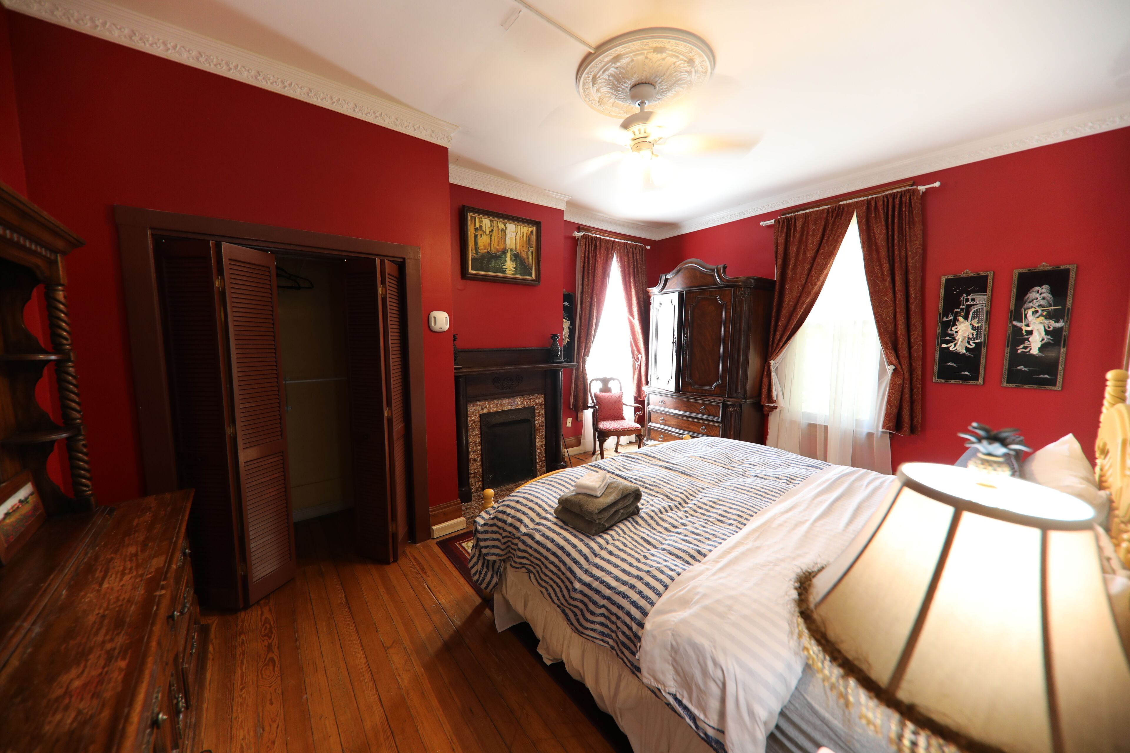 Historic Nashville Mansion - Perfect Location - Hot Tub - Parking - Private