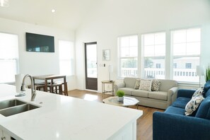 Smart TV - New Built Pastel Paradise - Yellow Sunbeam Sanctuary 2 Bedrooms 2 Baths Sleeps 6 (Galveston)