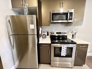 Fridge, microwave