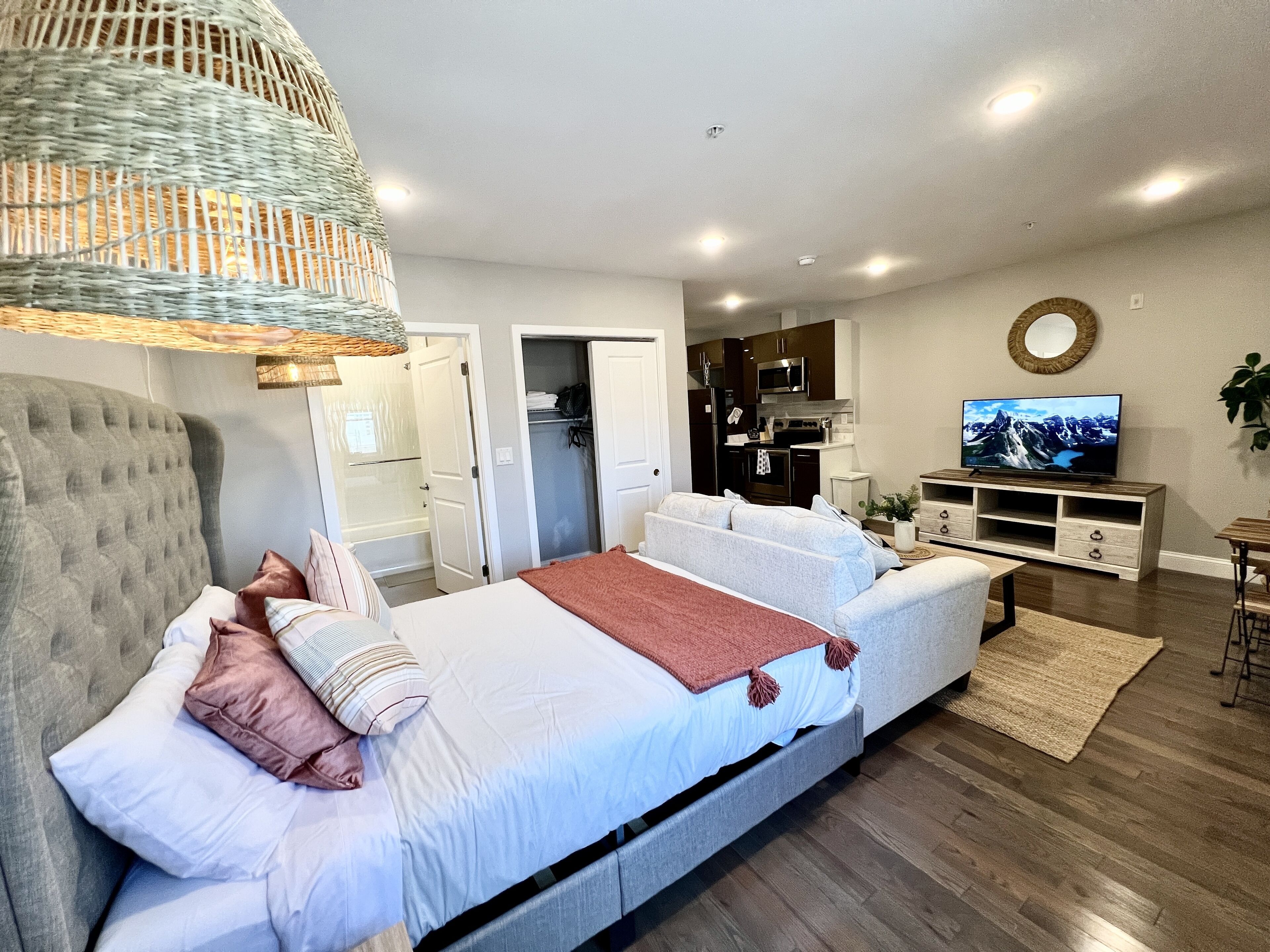 1 sovrum, skrivbord, strykjärn/strykbräda och gratis wi-fi