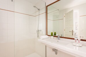 Hair dryer, towels - Sunset Apartments, Sea views (San Jaime Mediterráneo)