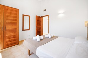 3 bedrooms, iron/ironing board, free WiFi, bed sheets - Menorca Sur Special, 3 bedroom (Torre Soli Nou)