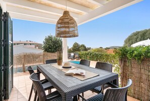 屋外ダイニングエリア