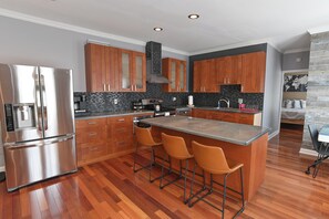 Loftsleilighet, 1 soverom, elveutsikt | Eget kjøkken | Kjøleskap, mikrobølgeovn, ovn og kokeplater