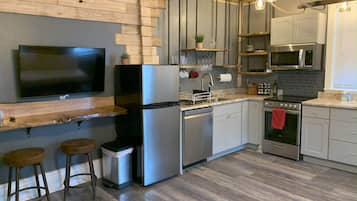 Loft, 2 Bedrooms, River View | Private kitchen | Full-sized fridge, microwave, oven, stovetop