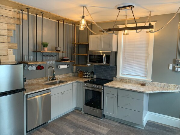 Loft, 2 Bedrooms, River View | Private kitchen