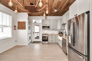 Memory-foam beds, individually decorated, individually furnished - Gulf Siesta Vacation Lofts (Galveston)