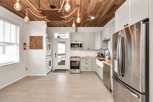 Premium loft, 1 slaapkamer, balkon | Luxe beddengoed, bedden met traagschuimmatrassen