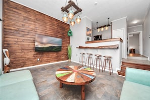 Premium Loft, 1 Bedroom | Living area