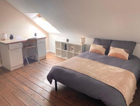 3 bedrooms, iron/ironing board, WiFi, bed sheets