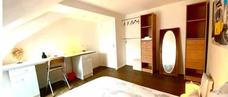 3 chambres, fer et planche Ă repasser, Wi-Fi, literie fournie