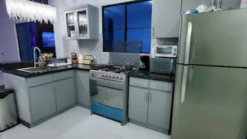 Fridge, microwave, oven, stovetop