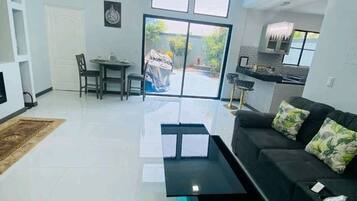 Älytelevisio, takka, tulostin