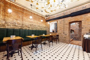 Restaurant - Manufacturer Hotel Tbilisi (Tbilisi)