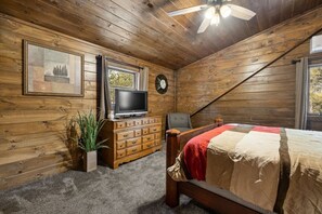 3 bedrooms, desk, iron/ironing board, travel cot - East Pines :Modern Cabin in nature (Hermosa)