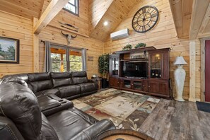 TV - East Pines :Modern Cabin in nature (Hermosa)