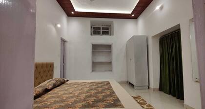 Gufa Cottage