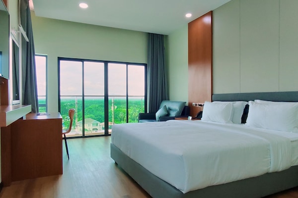 Caja de seguridad en la habitación y escritorio