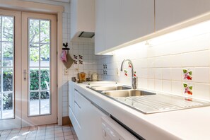 Kühlschrank, Ofen, Herdplatte, Geschirrspüler