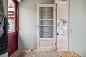 Interior - Spacious cottage surrounded by forest (Mesinge)