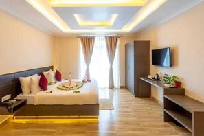 Habitación Deluxe doble, varias habitaciones | Ropa de cama de alta calidad, cortinas opacas, wifi gratis