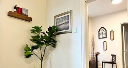 Cozy Lawrenceville Flat.