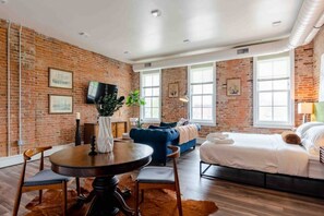 1 bedroom, desk, iron/ironing board, WiFi