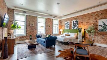 1 bedroom, desk, iron/ironing board, WiFi