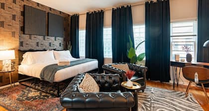 Luxury King bed Studio