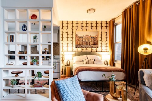 The Retro Nest - Heart of Campus