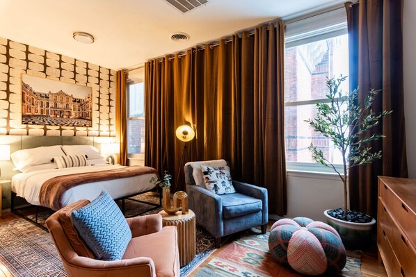 1 bedroom, desk, iron/ironing board, WiFi
