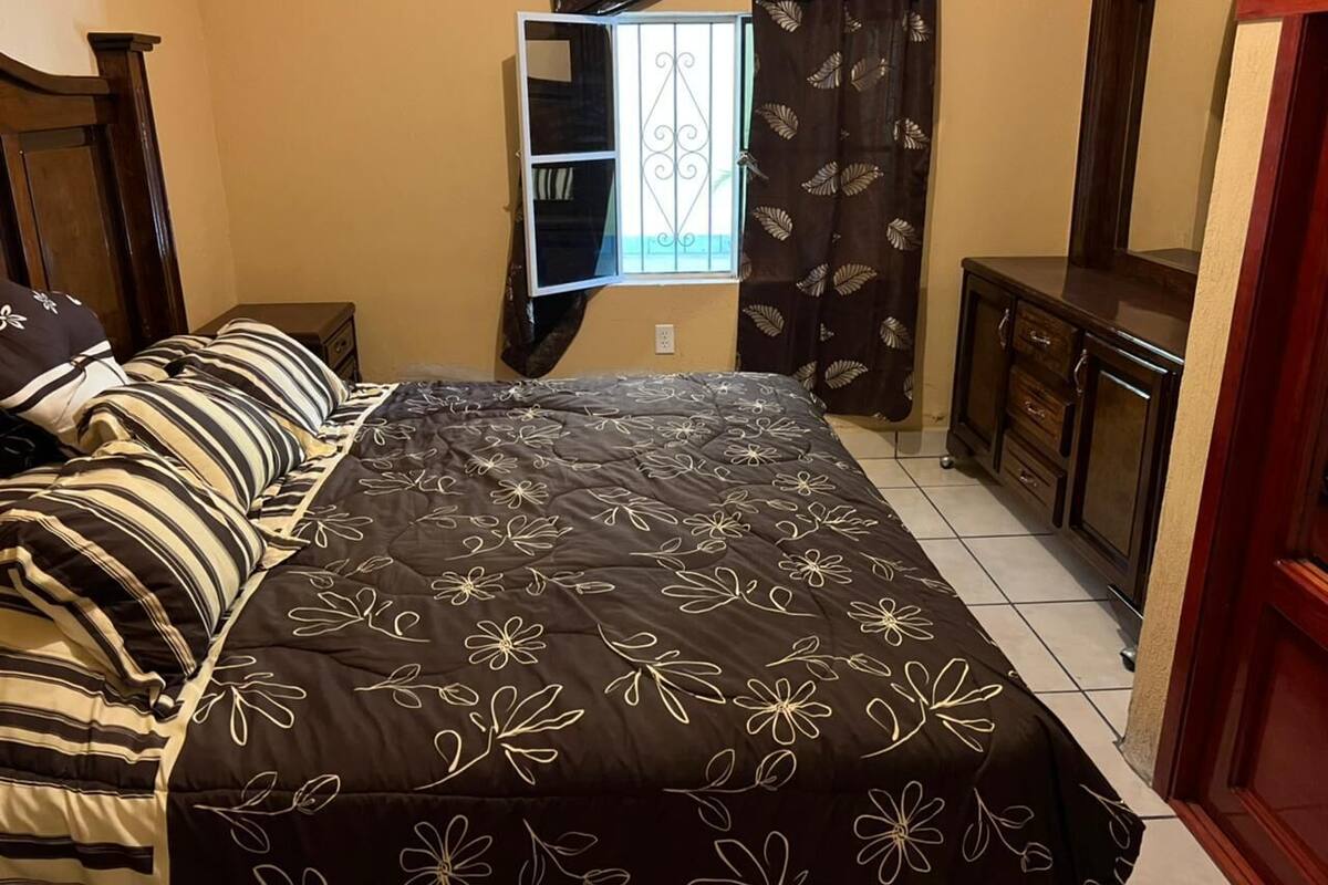 Family Room | 1 bedroom, iron/ironing board (on request), WiFi (free)